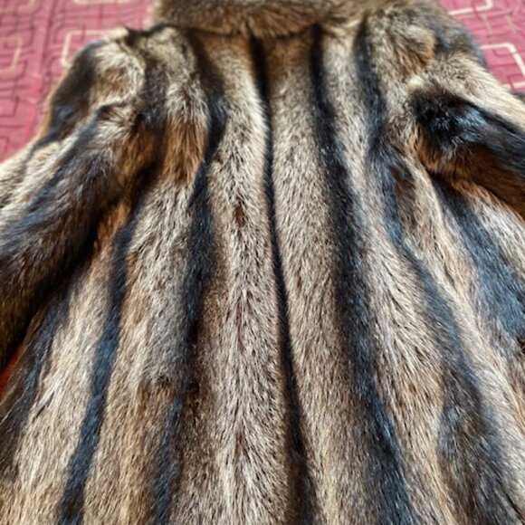 Full length Light/dark brown/black raccoon coat with gold satin lining Size S/M - Picture 14 of 16